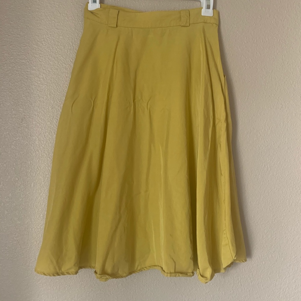Forever 21 yellow button up skirt - Picture 2 of 3